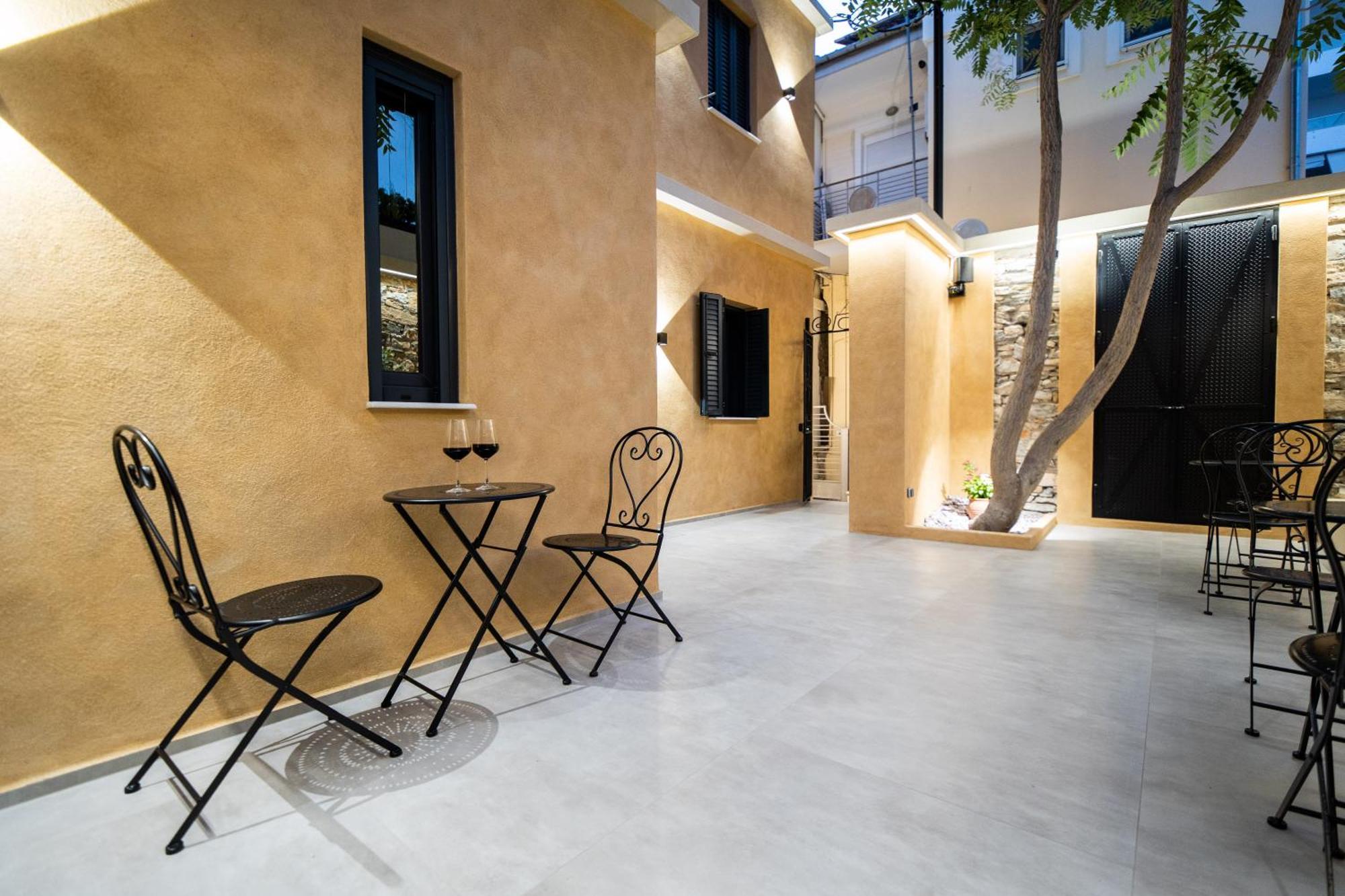 Apartment Industrial Loft - Le Petit Bati