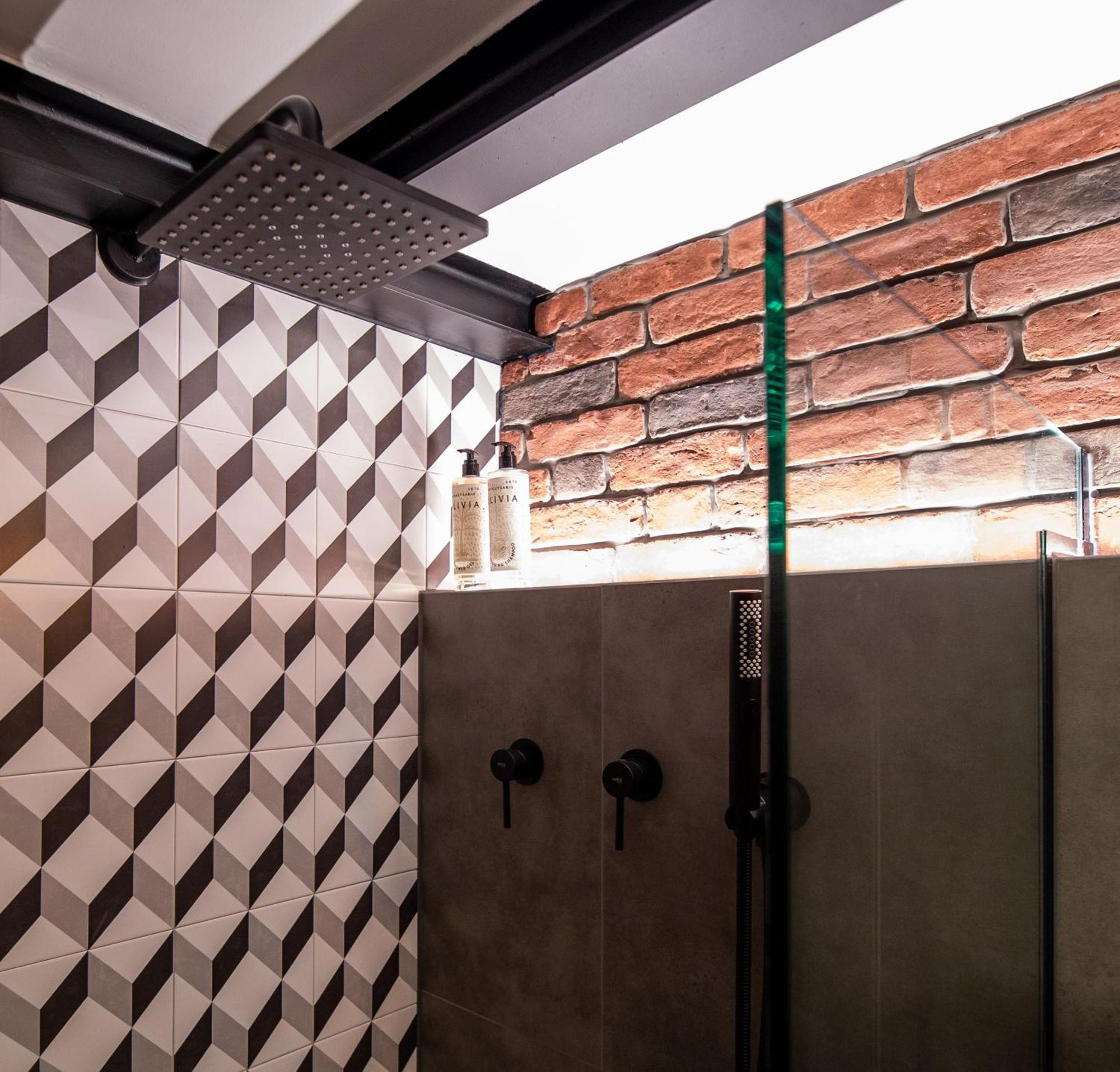 Industrial Loft - Le Petit Bati Volos