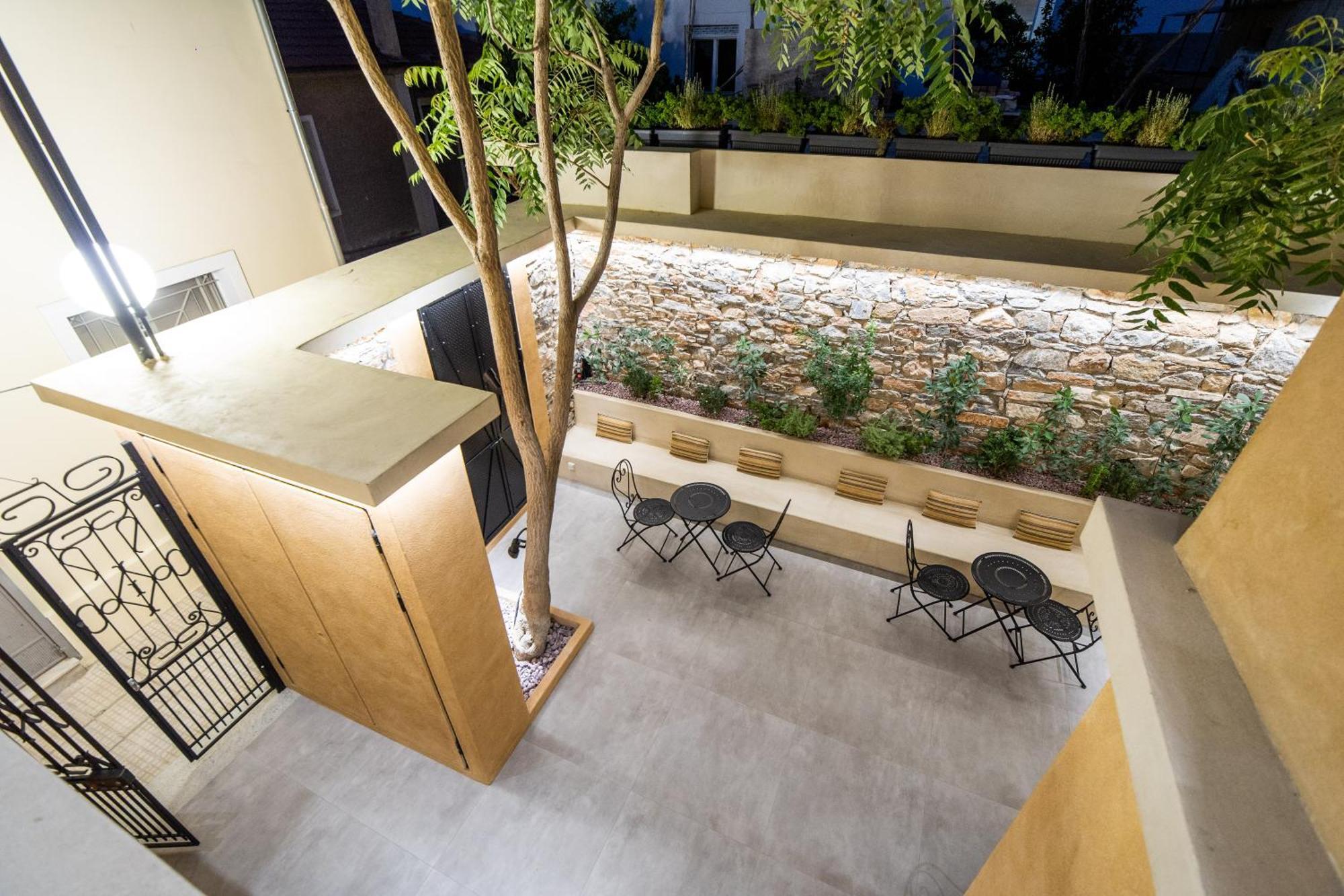 Apartment Industrial Loft - Le Petit Bati Volos